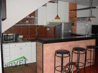 Se izdava namesten stan vo Skopje, Vodno so povrshina od 140 m2.
 Ekstra: Klima, Nova Zgrada, Parking.
 Cena: 800 EUR